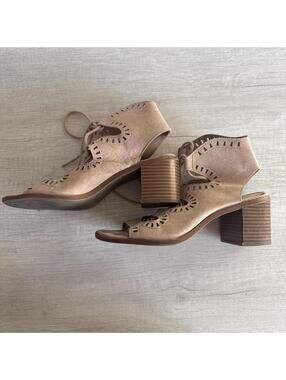 Mossimo Women's Tan Other-footwear
